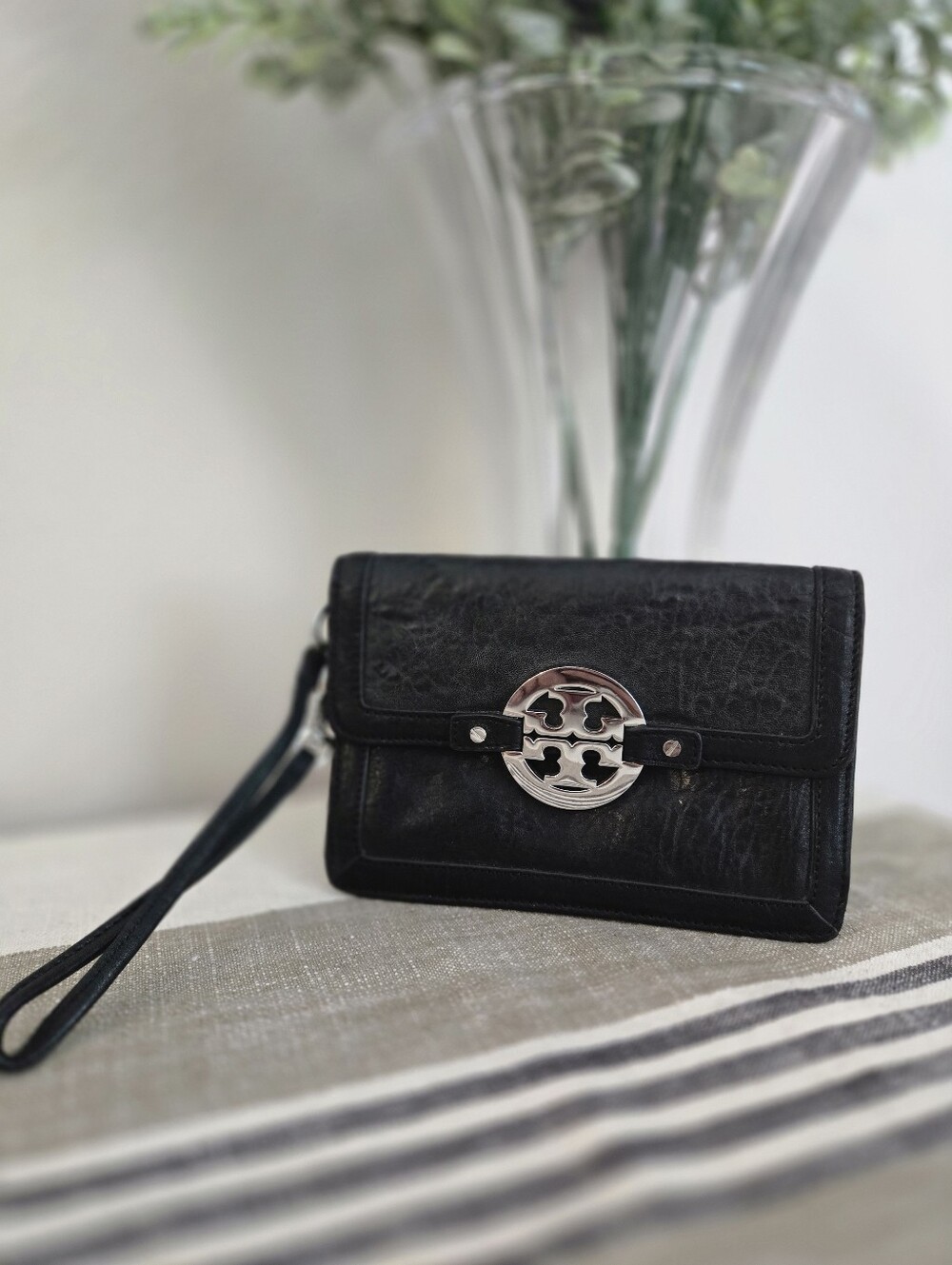 Tory Burch Amanda Flat Foldover Wristlet
